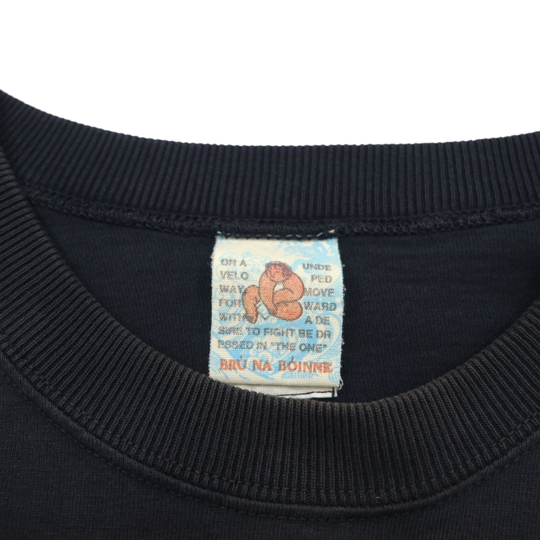 BRU NA BOINNE プリント Tシャツ M ブラック THE END りんご コットン