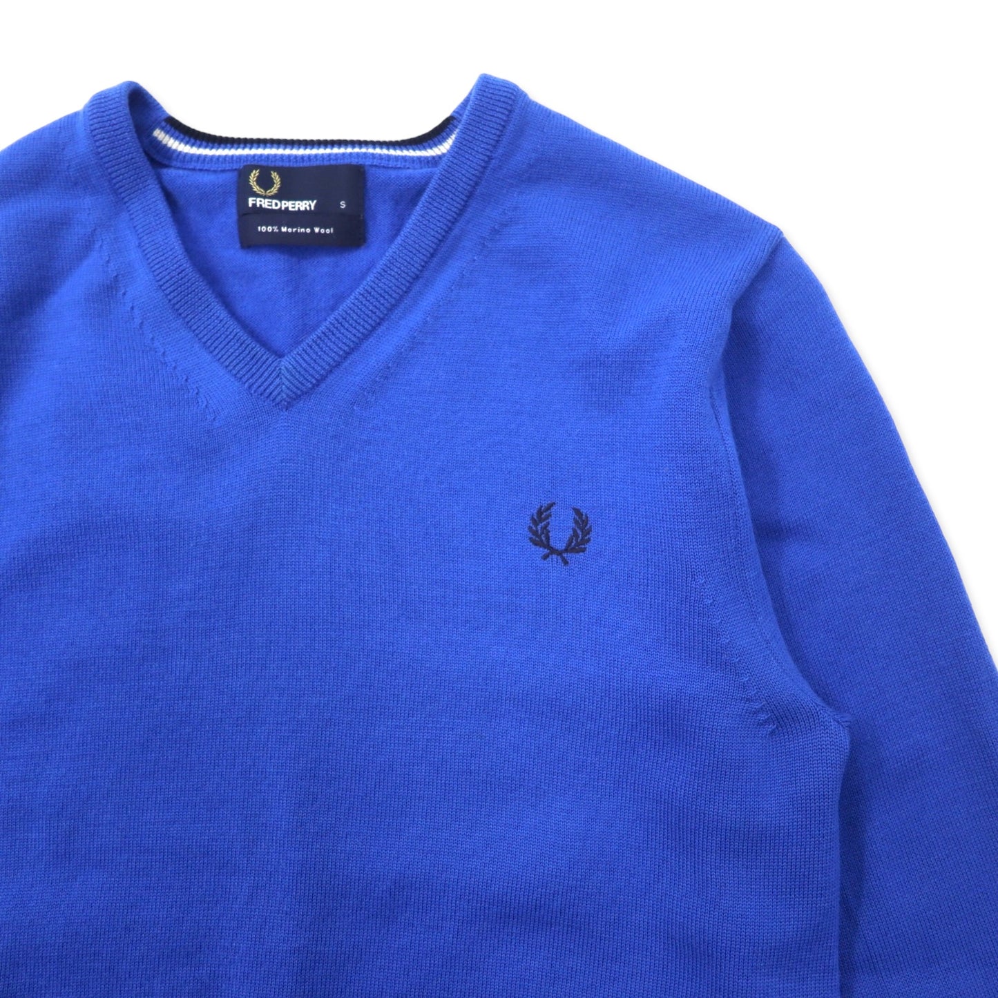 FRED PERRY Vネック メリノウール ニット セーター S ブルー ワンポイントロゴ刺繍 K8225