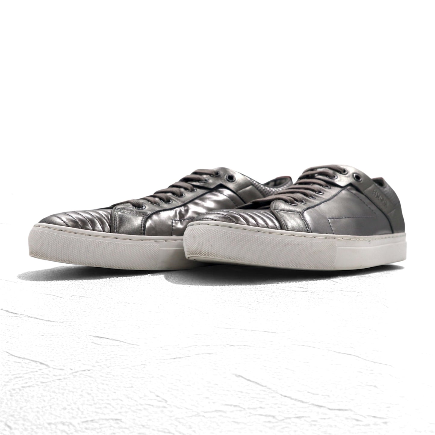 HUGO BOSS キルティングレザー メタリック スニーカー 27cm シルバー 50315602