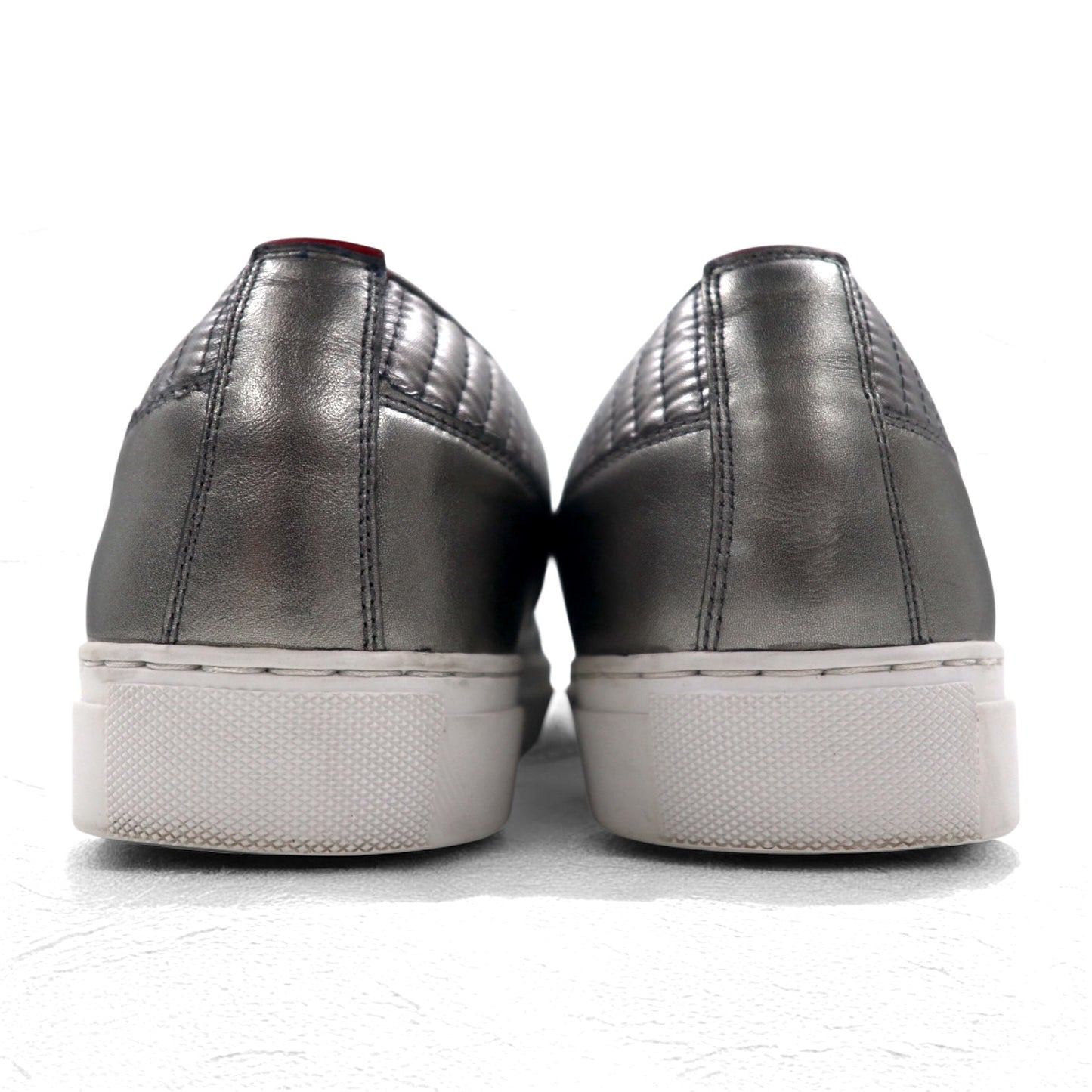 HUGO BOSS キルティングレザー メタリック スニーカー 27cm シルバー 50315602