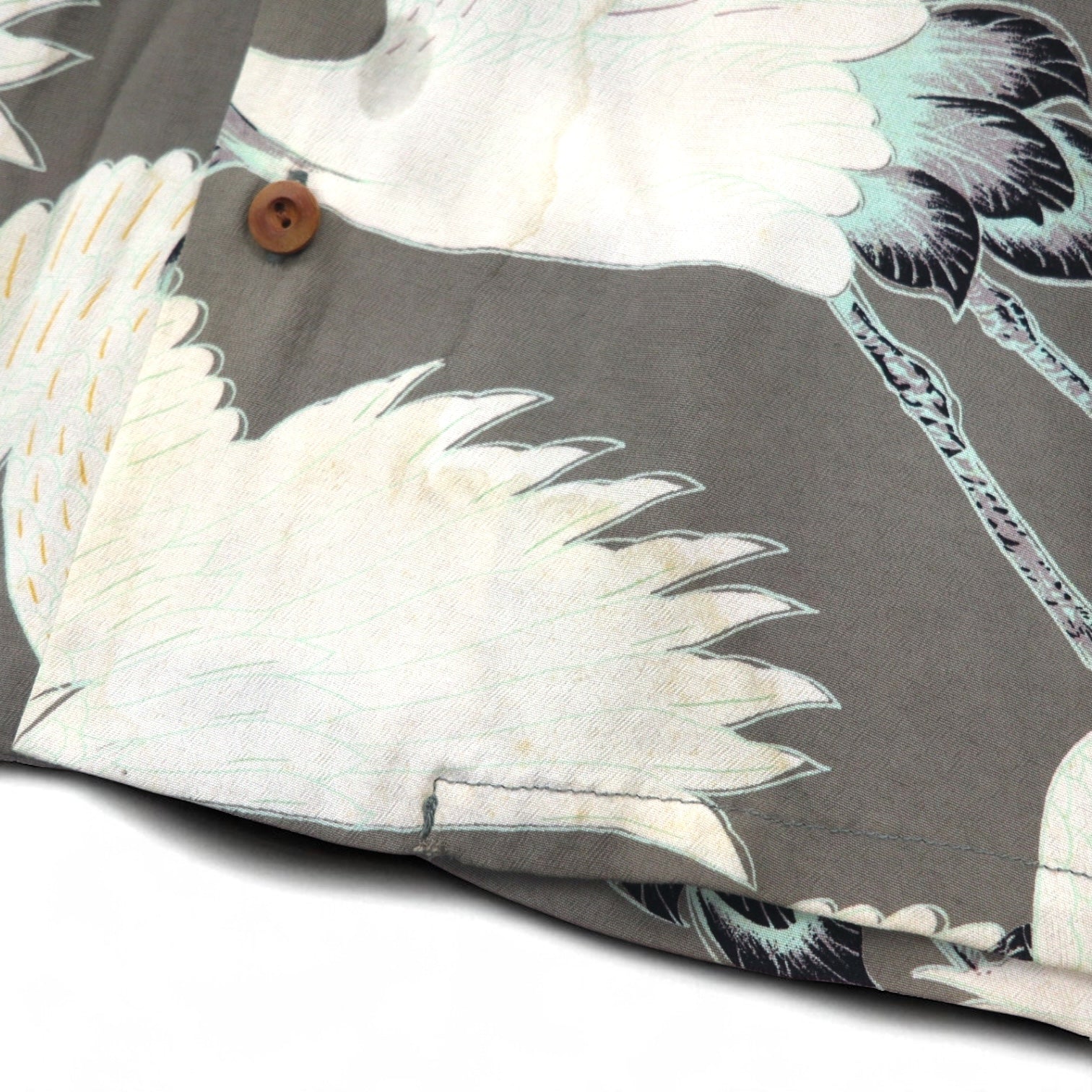 SUN SURF (Toyo Enterprises) Early Edition Japanese Crane Aloha Shirt with Old Tag, Size M, Khaki Rayon, 511, M3241B