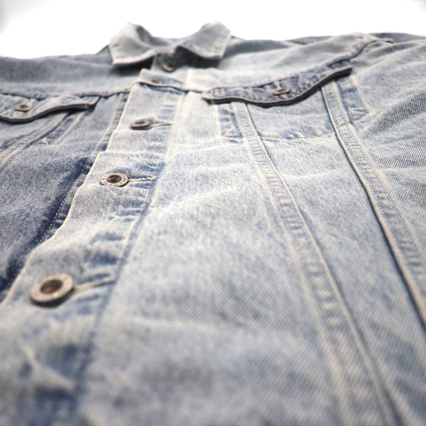 Levi's SILVER TAB Relaxed Trucker Jacket, Size L, Indigo and Light Blue Two-Tone, HEART IS GOOD, A31790005