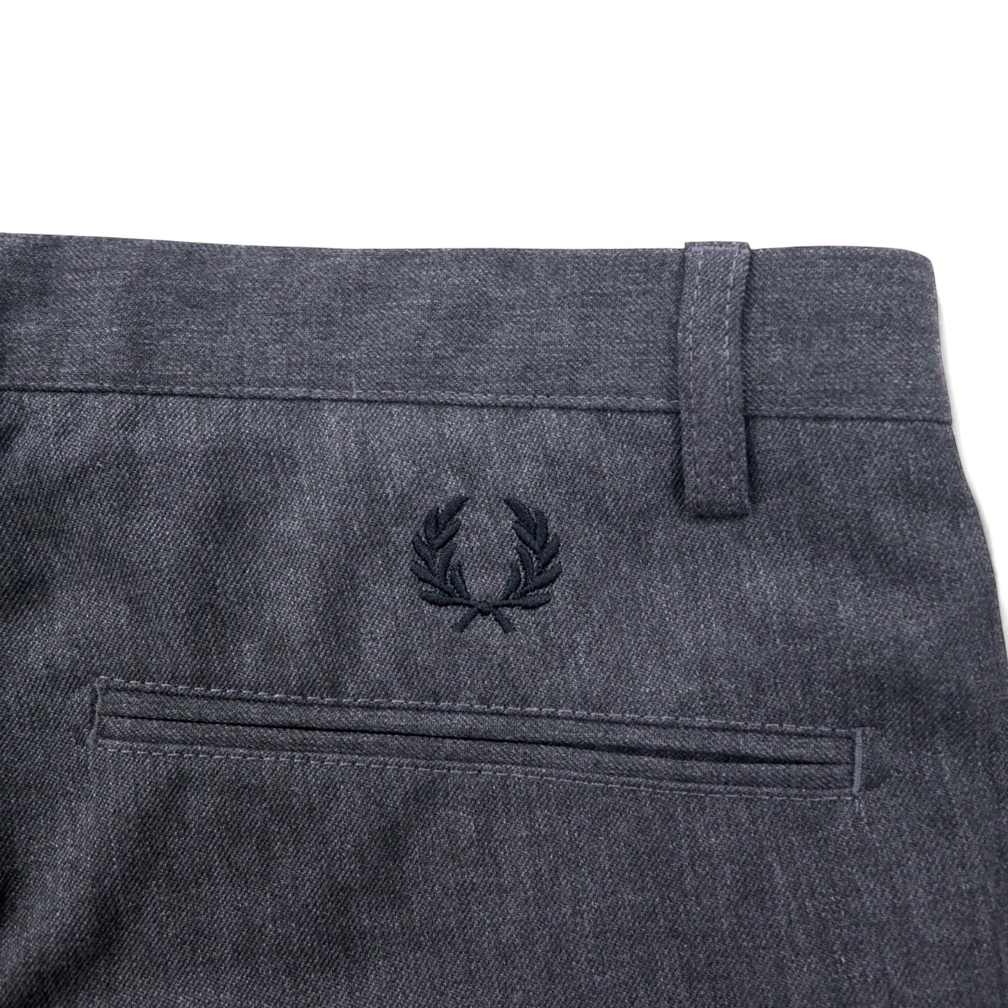 FRED PERRY センタープレス テーパード スラックスパンツ 30 グレー コットン PEG LEG TROUSER T3815 ポルトガル製