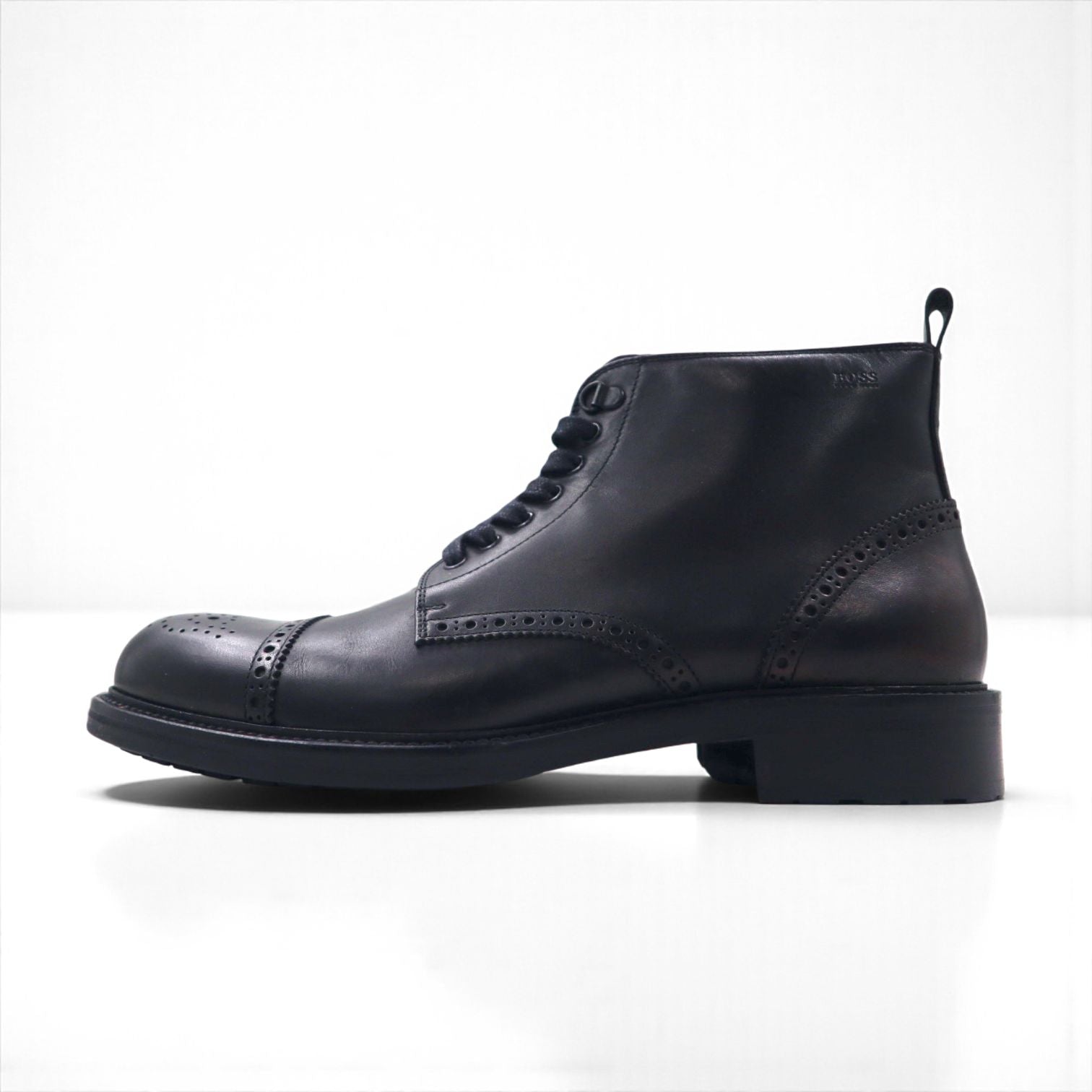 HUGO BOSS Brogue Cap Toe Short Boots, Size 27cm, Leather, Lug Sole, Medallion, 50228355, Made in Italy