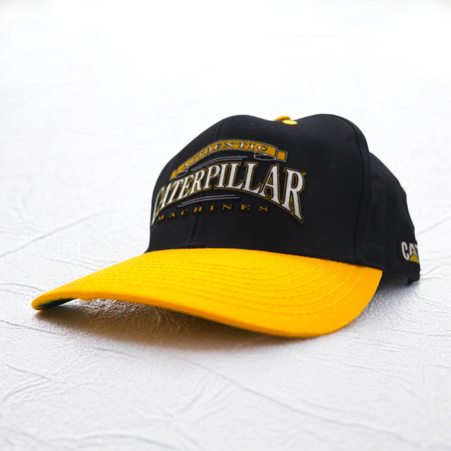 CAT アメリカ企業 スナップバック バイカラー ベースボールキャップ FREE ブラック イエロー CYRK