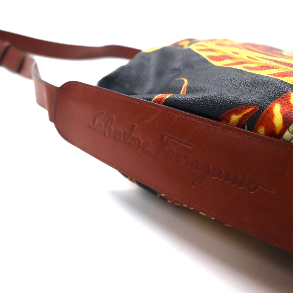 Salvatore Ferragamo shoulder bag in multicolor PVC leather with all-over print scarf and botanical pouch AD21 1284 Made in Italy