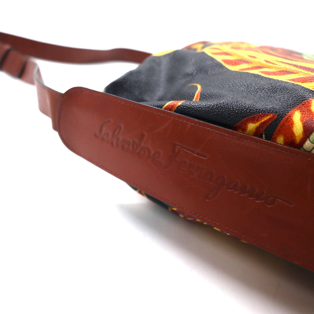 Salvatore Ferragamo shoulder bag in multicolor PVC leather with all-over print scarf and botanical pouch AD21 1284 Made in Italy