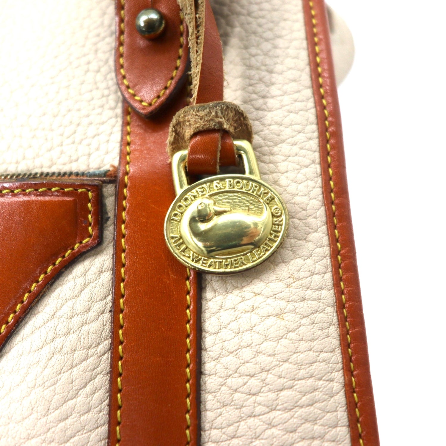 Dooney Bourke◇バッグ レザー BRW 無地 ブラウン