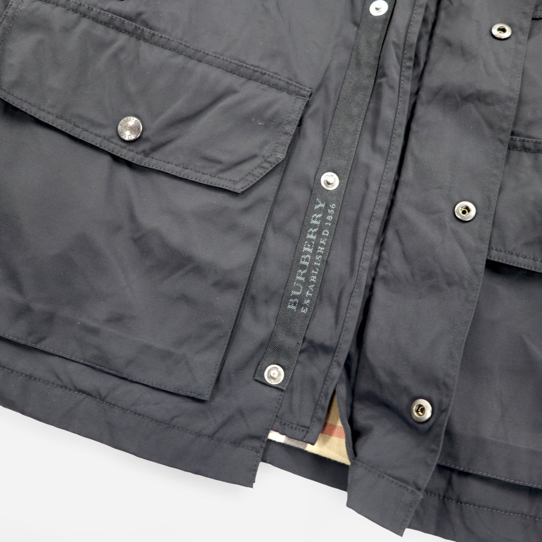BURBERRY Military M-65 Field Jacket, Size M, Multi-Purpose Utility Pockets, Current Tag, Nova Check Lining, Chin Strap, THTHAGAR503NON