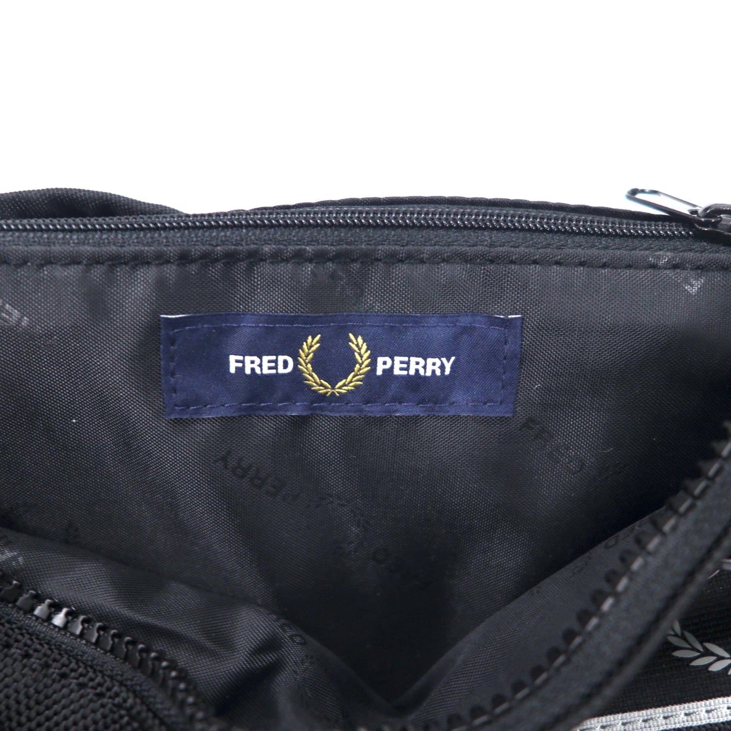 FRED PERRY コントラスト テープ  クロスボディバッグ ブラック ポリエステル Contrast Tape Crossbody Bag L5256 未使用品