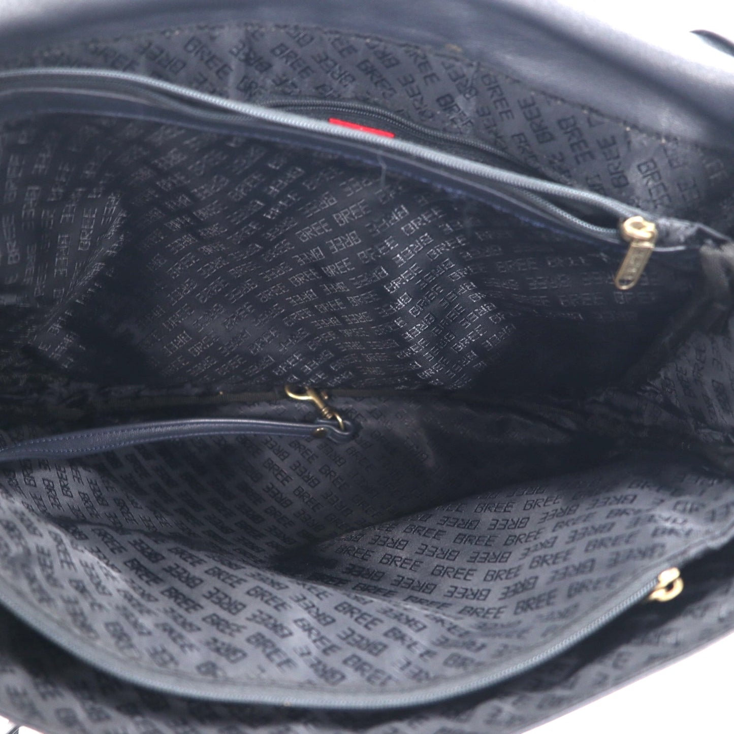 BREE クロスショルダーバッグ ネイビー スムースレザー フラップ