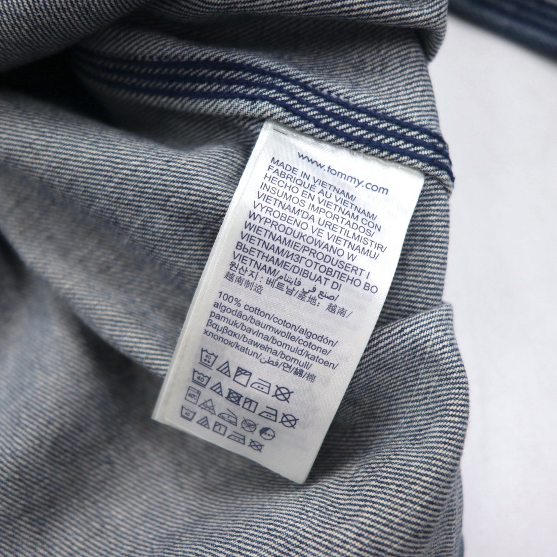 TOMMY JEANS Back Print Denim Shirt L Indigo Blue Snap Buttons RELAXED FIT DM0DM06735