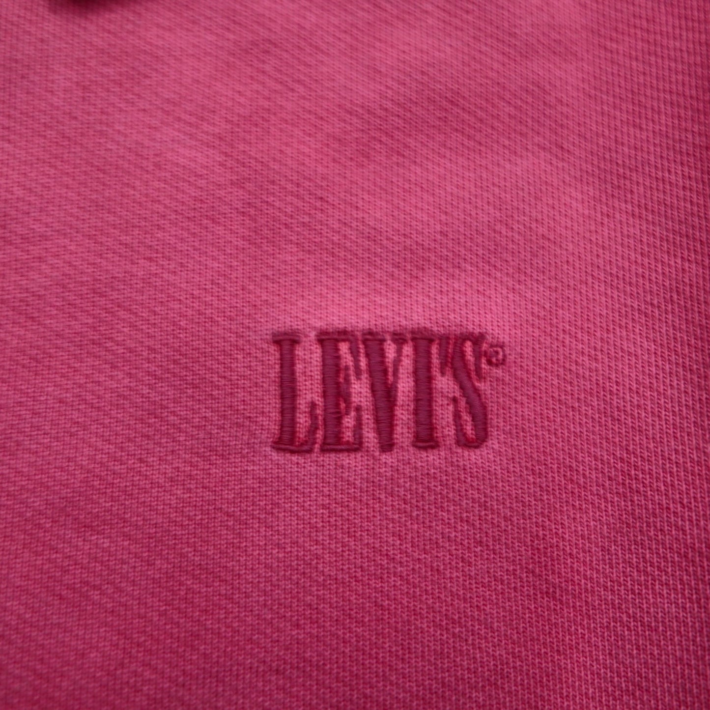 Levi's リラックスフィット RELAXED クルーネックスウェット M レッド ワンポイント 刺繍 85531-0002 未使用品