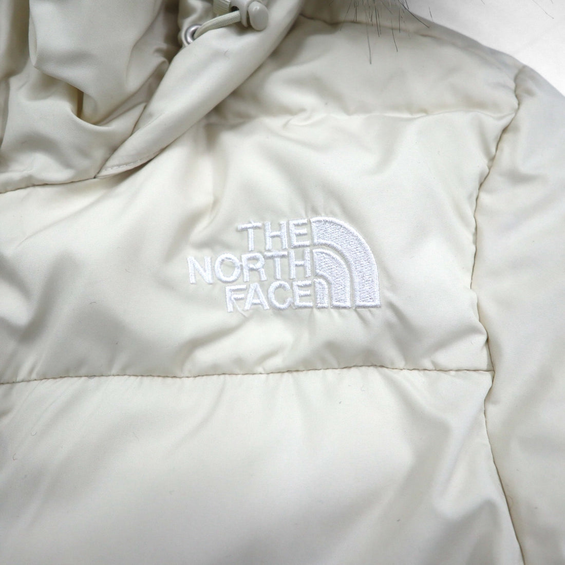 THE NORTH FACE 550 Fill Power Down Jacket, Medium, White, NF0A4R33, with Detachable Fur