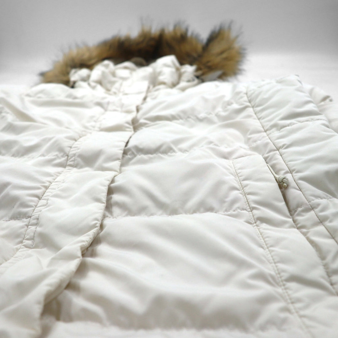 THE NORTH FACE 550 Fill Power Down Jacket, Medium, White, NF0A4R33, with Detachable Fur