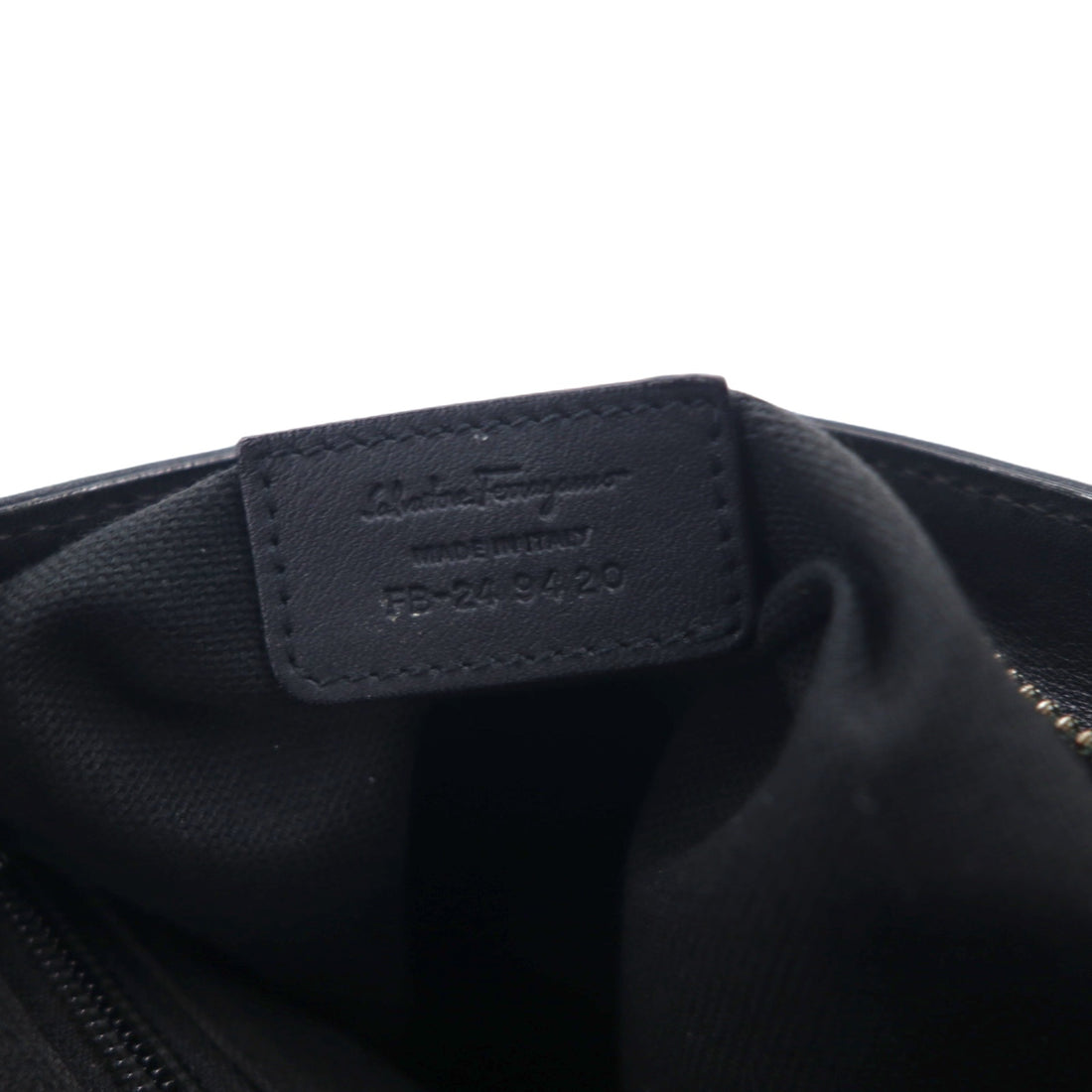 Salvatore Ferragamo Made in Italy Gamma Soft Shoulder Bag Black Leather Gancini Monogram Embossed FB-24 9420