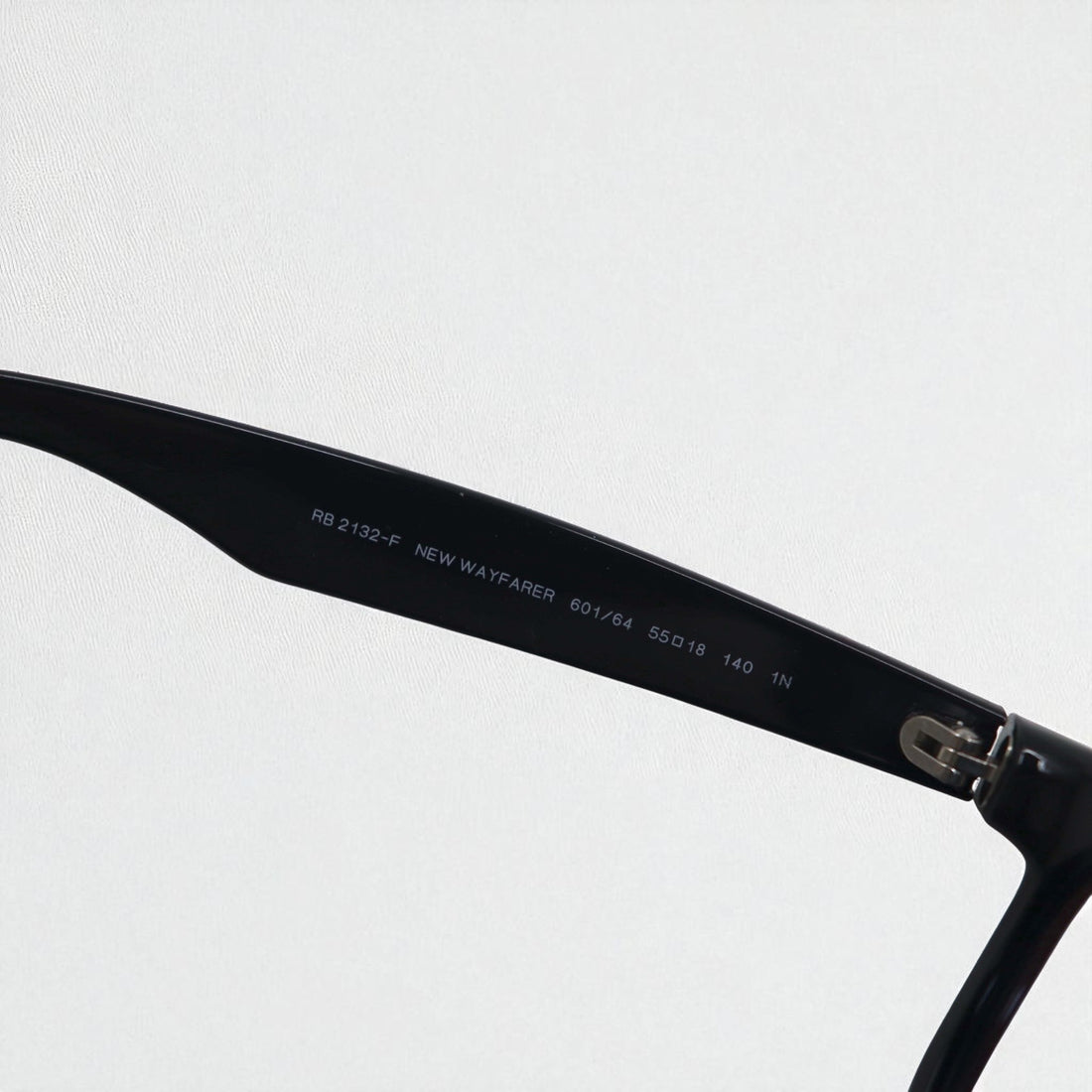 Ray-Ban New Wayfarer Wellington Sunglasses RB2132-F 601/64 55-18 140 1N Made in Italy