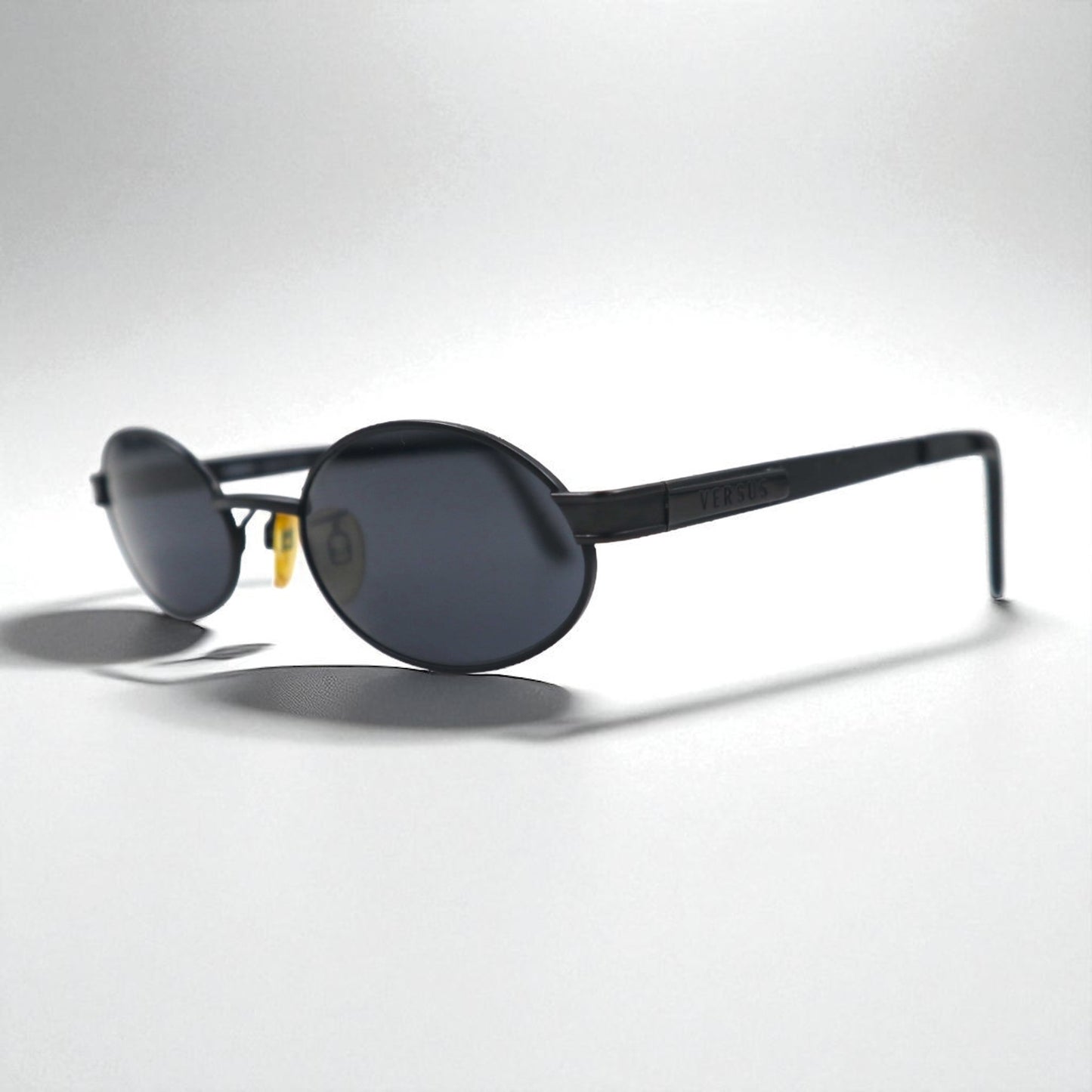 VERSACE イタリア製 オーバル サングラス メタルフレーム ブラック MOD.R65