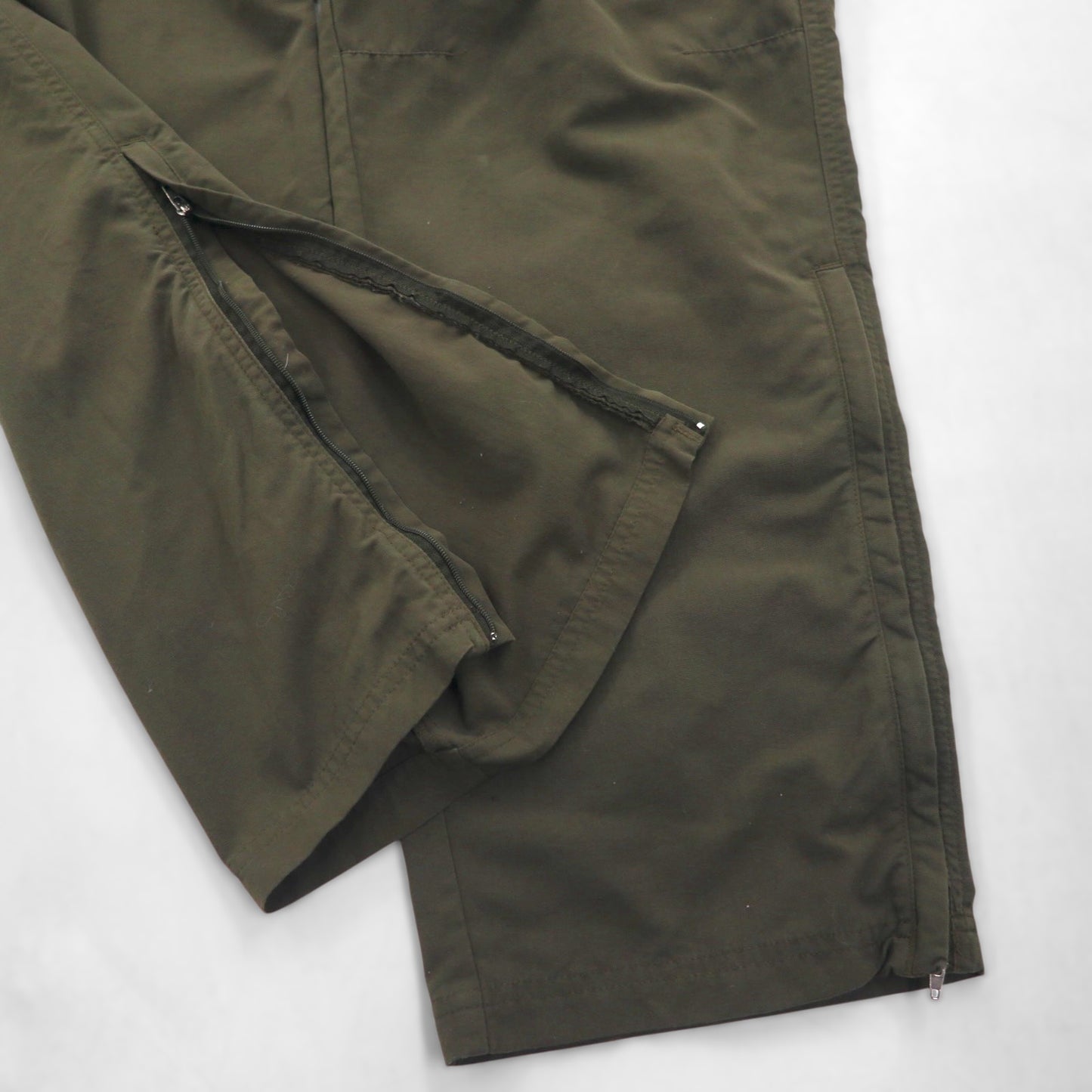 Columbia 2000s 2-Way Convertible Cargo Shorts, Size L, Nylon, TM8248 Titanium