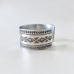 Navajo Indian Jewelry ナバホ族 バングル ワイド カフ ブレスレット スタンプワーク インディアンジュエリー
