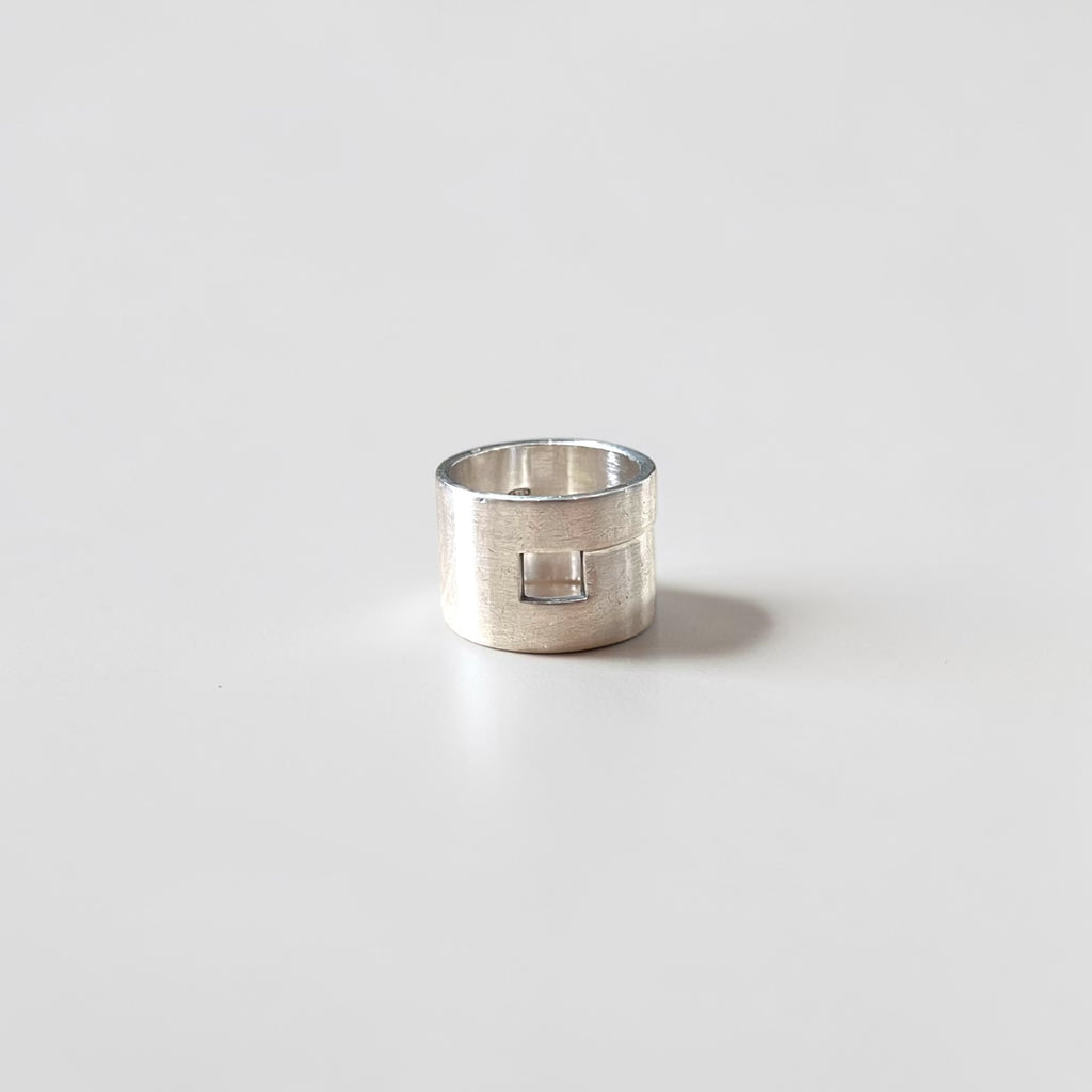 GUCCI イタリア製 ヴィンテージ ワイド シルバーリング 指輪 19号 Silver 925 Gモチーフ