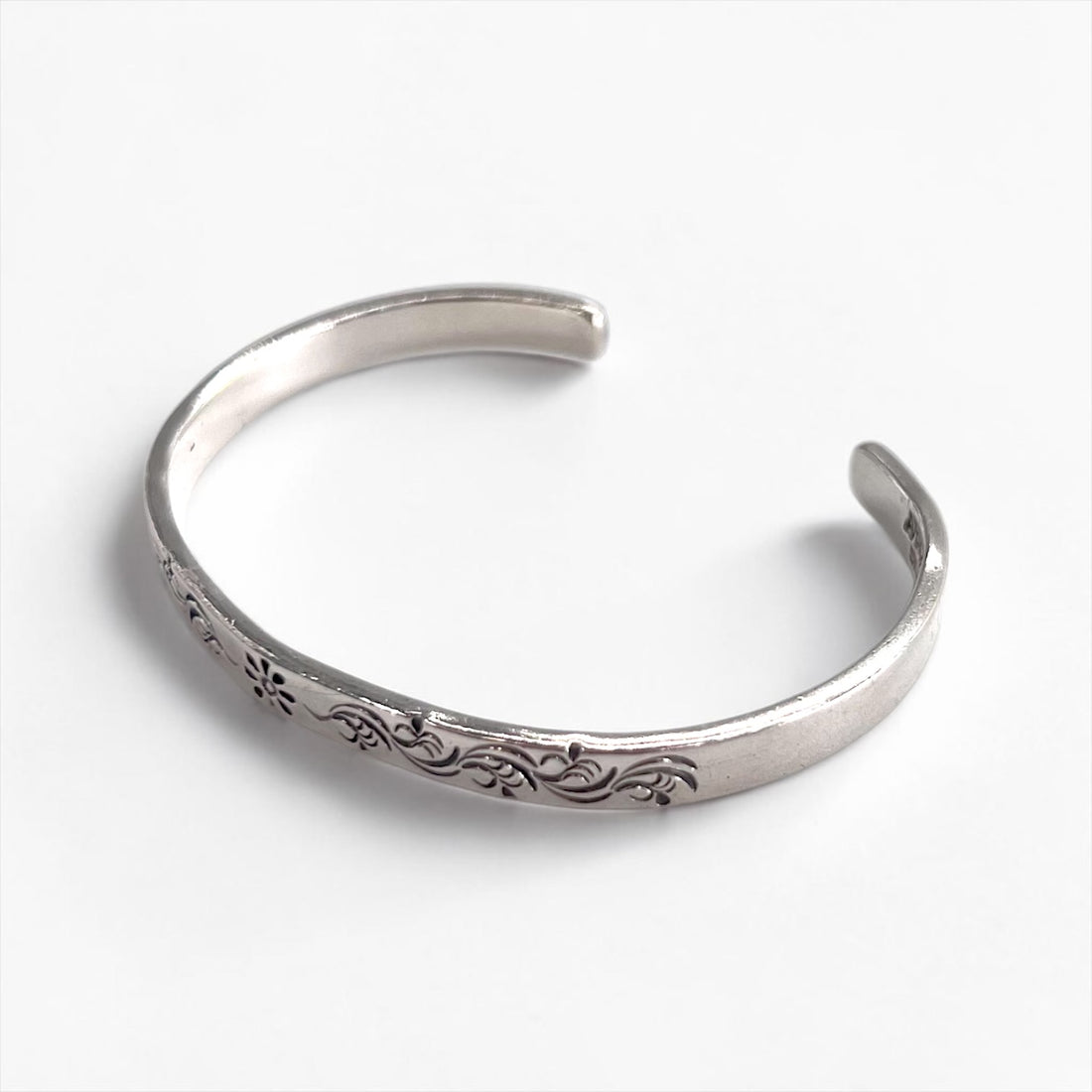 ARIZONA FREEDOM Bracelet Bangle Silver Arabesque Sun Stamped Work