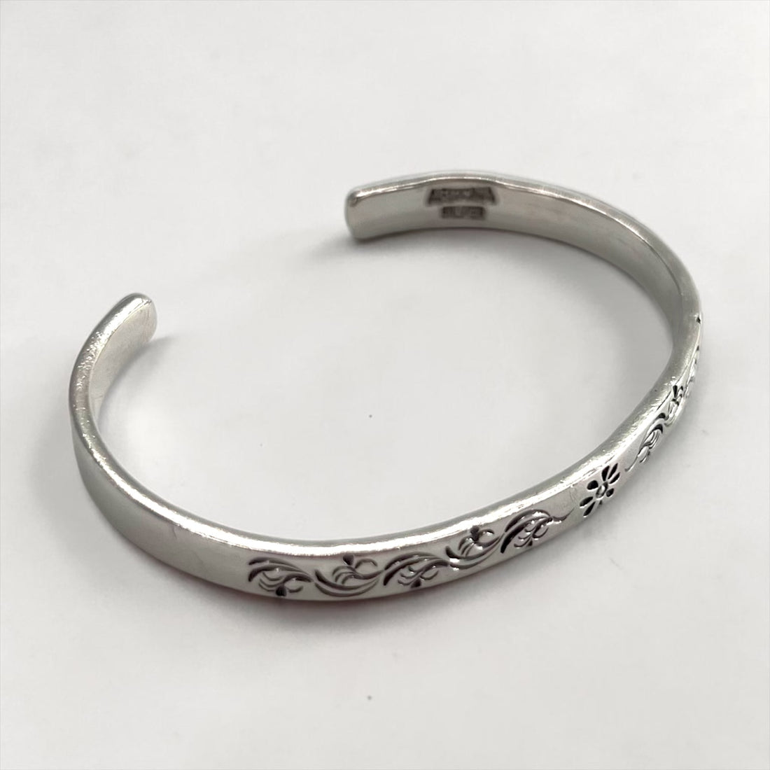 ARIZONA FREEDOM Bracelet Bangle Silver Arabesque Sun Stamped Work