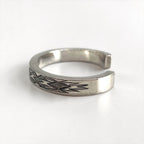 Vintage Navajo Sterling Silver Cuff Bracelet インディアンジュエリー シルバーバングル スタンプワーク ホールマーク T刻印
