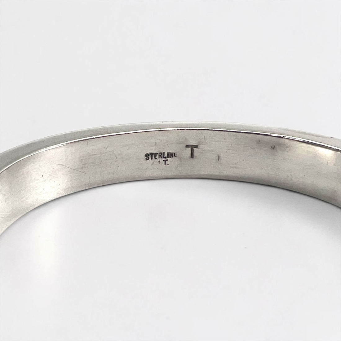 Vintage Navajo Sterling Silver Cuff Bracelet インディアンジュエリー シルバーバングル スタンプワーク ホールマーク T刻印