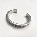 Vintage Navajo Sterling Silver Cuff Bracelet インディアンジュエリー シルバーバングル スタンプワーク ホールマーク T刻印