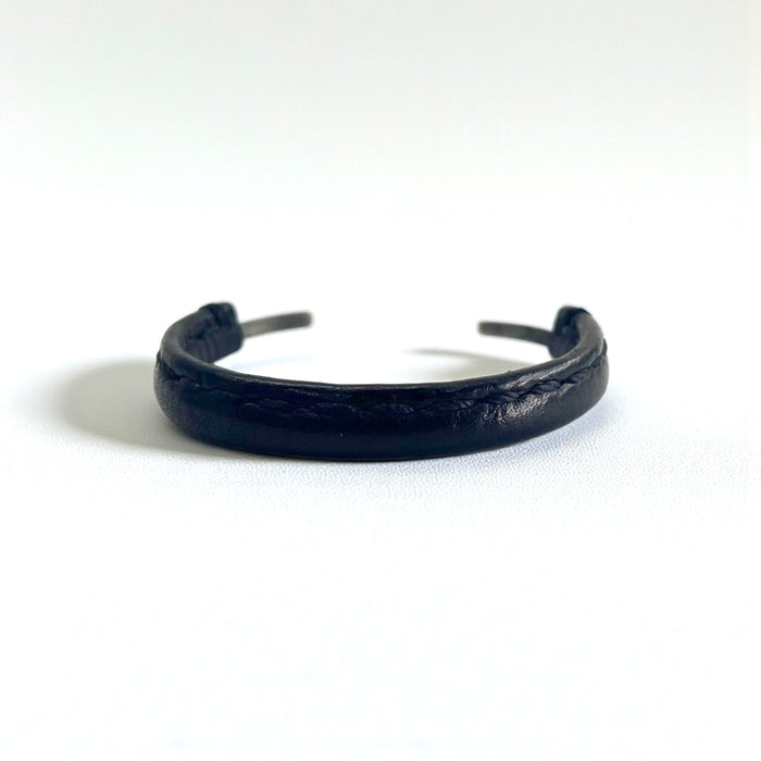 Hender Scheme レザー バングル ブラック シルバー 真鍮 ヌメ革 not lying jewelry bangle silver S