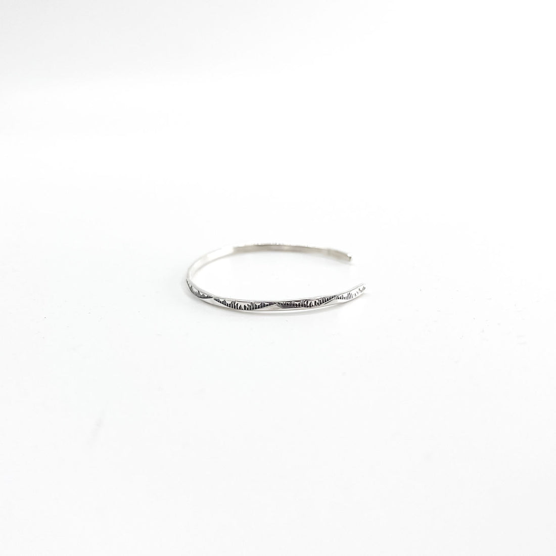 Navajo Elaine Tahe Sterling Cuff Bracelet ナバホ族 シルバー バングル インディアンジュエリー スタンプワーク