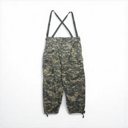 US ARMY ECWCS GEN3 LEVEL5 Softshell Cargo Pants, Size XL, Nylon, Waterproof, with Suspenders and Drawcords, Digital Camo, 8415-01-538-6875