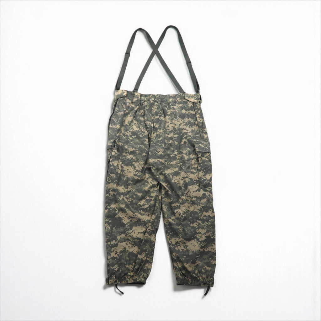 US ARMY ECWCS GEN3 LEVEL5 Softshell Cargo Pants, Size XL, Nylon, Waterproof, with Suspenders and Drawcords, Digital Camo, 8415-01-538-6875