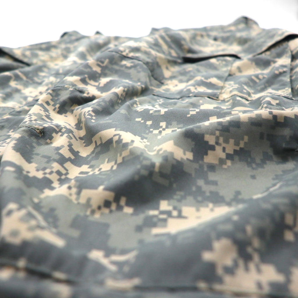 US ARMY ECWCS GEN3 LEVEL5 Softshell Cargo Pants, Size XL, Nylon, Waterproof, with Suspenders and Drawcords, Digital Camo, 8415-01-538-6875