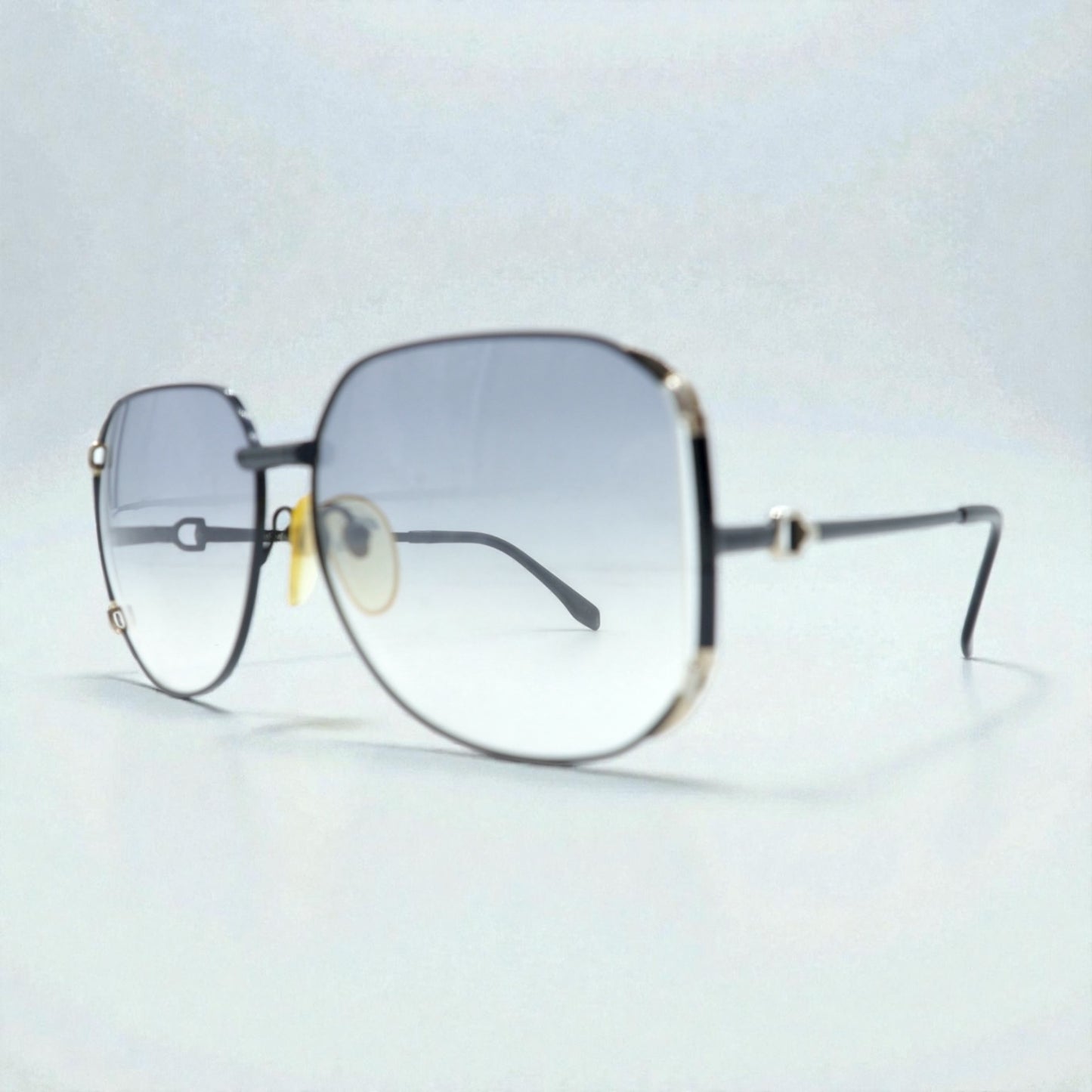 YVES SAINT LAURENT ヴィンテージ ティアドロップ サングラス スクエア グラデーションレンズ 31-8601