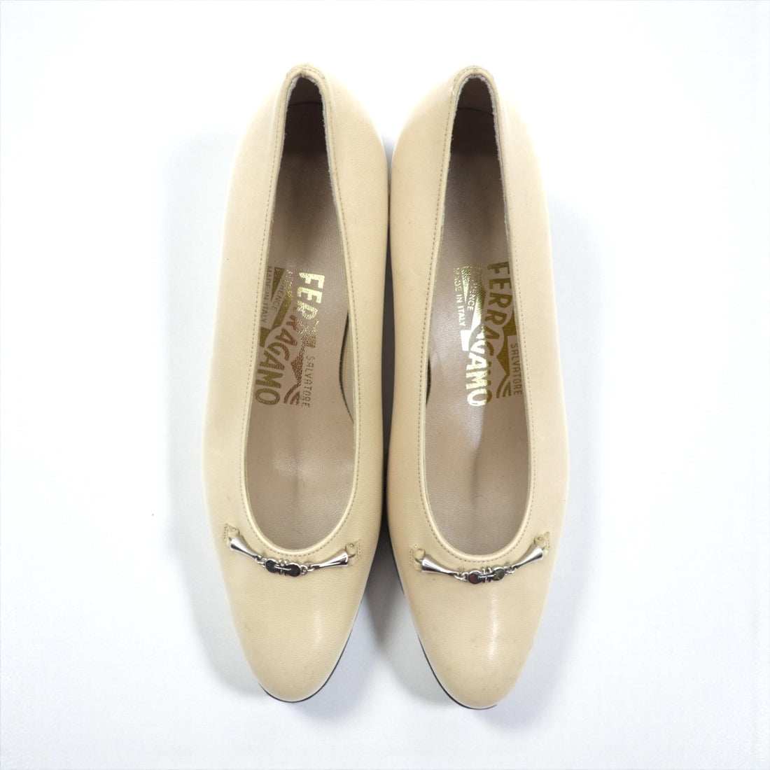 SALVATORE FERRAGAMO ヒール パンプス 22cm ベージュ レザー イタリア製