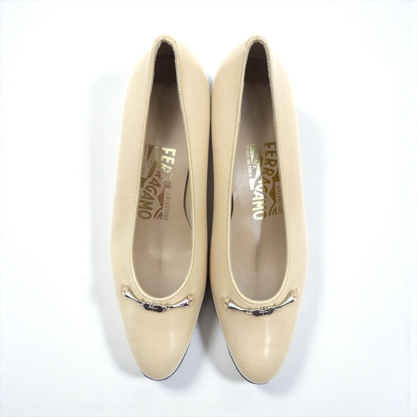 SALVATORE FERRAGAMO ヒール パンプス 22cm ベージュ レザー イタリア製