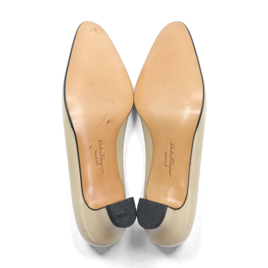 SALVATORE FERRAGAMO ヒール パンプス 22cm ベージュ レザー イタリア製