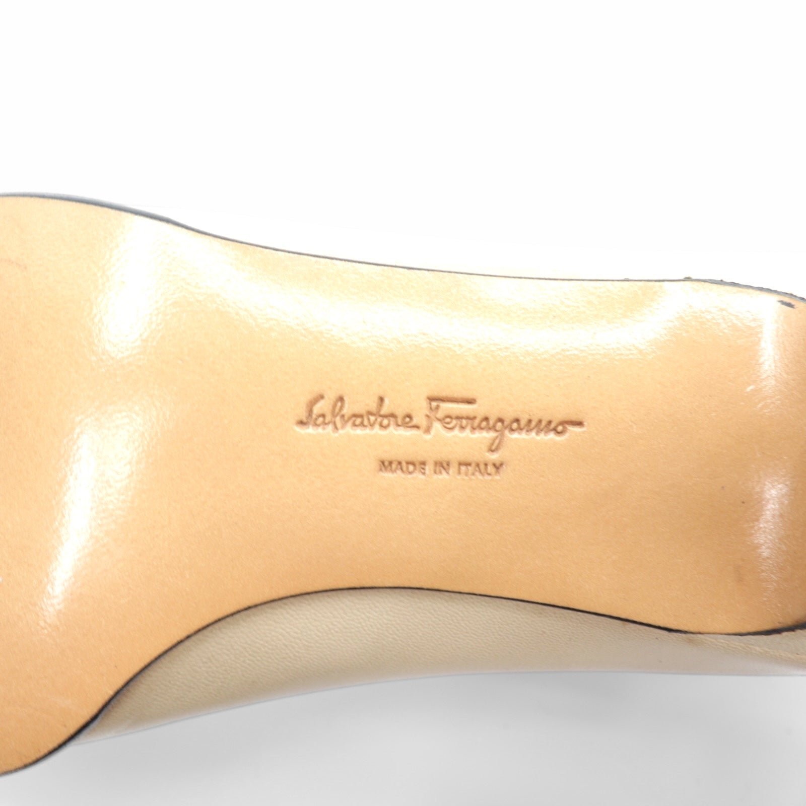 SALVATORE FERRAGAMO ヒール パンプス 22cm ベージュ レザー イタリア製