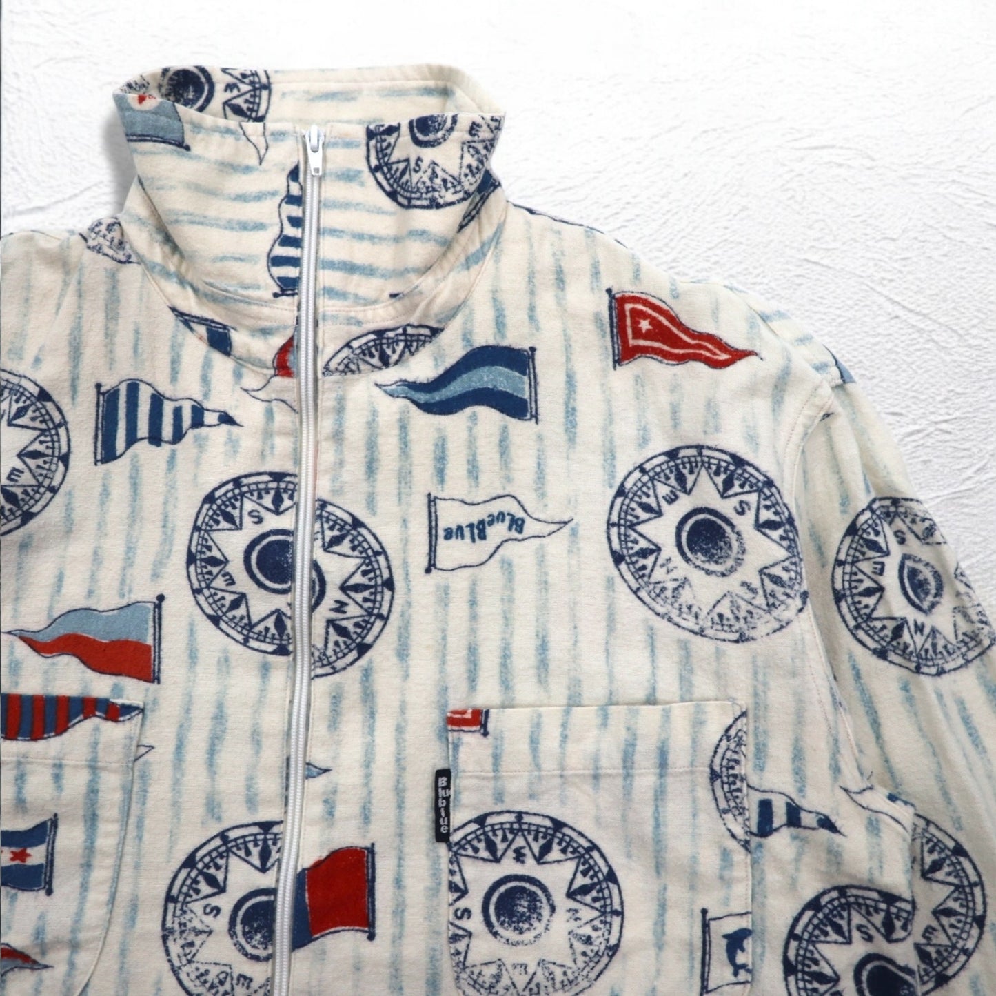 BLUE BLUE スタンドカラー ジップアップジャケット M ホワイト 総柄 フラッグ マリンデザイン 日本製
