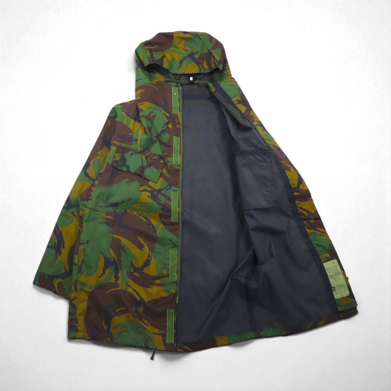 90s Vintage British Army Smock, British Army DPM Smock Parka, Rain Jacket, Mountain Parka, XL, Camouflage, Waterproof, 8415-00-130-9491, Weatherguard Leisurewear Ltd.