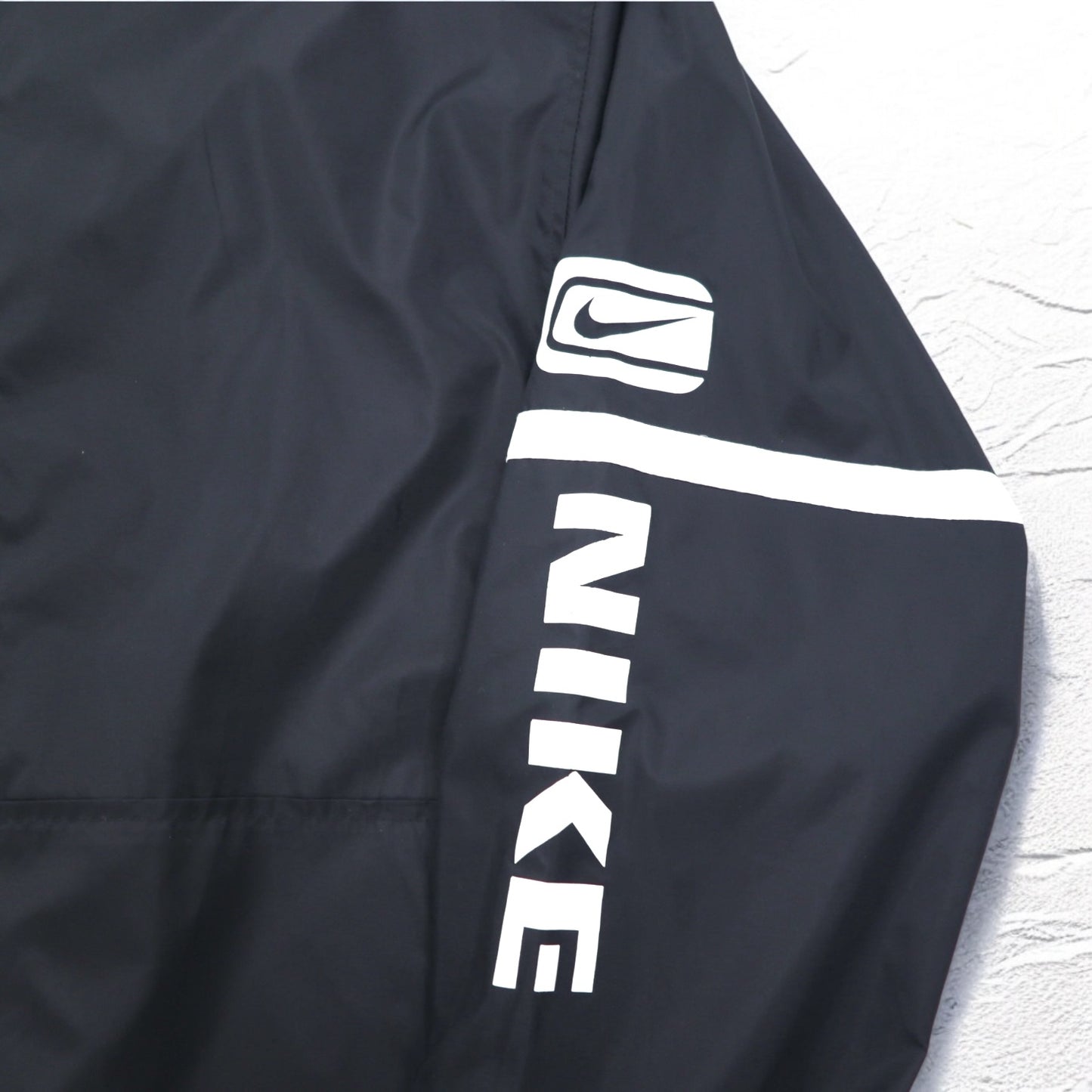 NIKE 00年代 フーデッド ナイロンジャケット L ブラック スウォッシュ 袖ロゴ