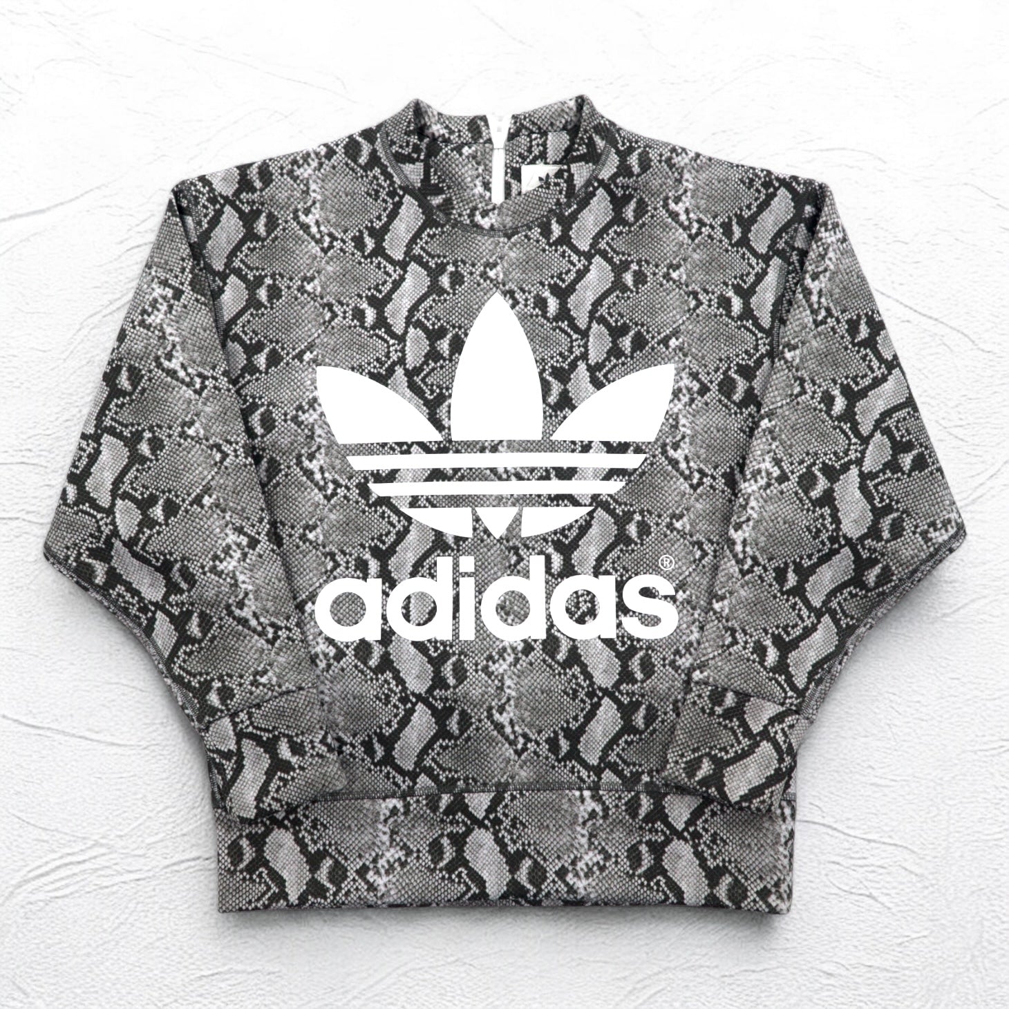 adidas Originals by HYKE スウェット CREW SWEATSHIRT Python S グレー パイソン 総柄 アニマル
