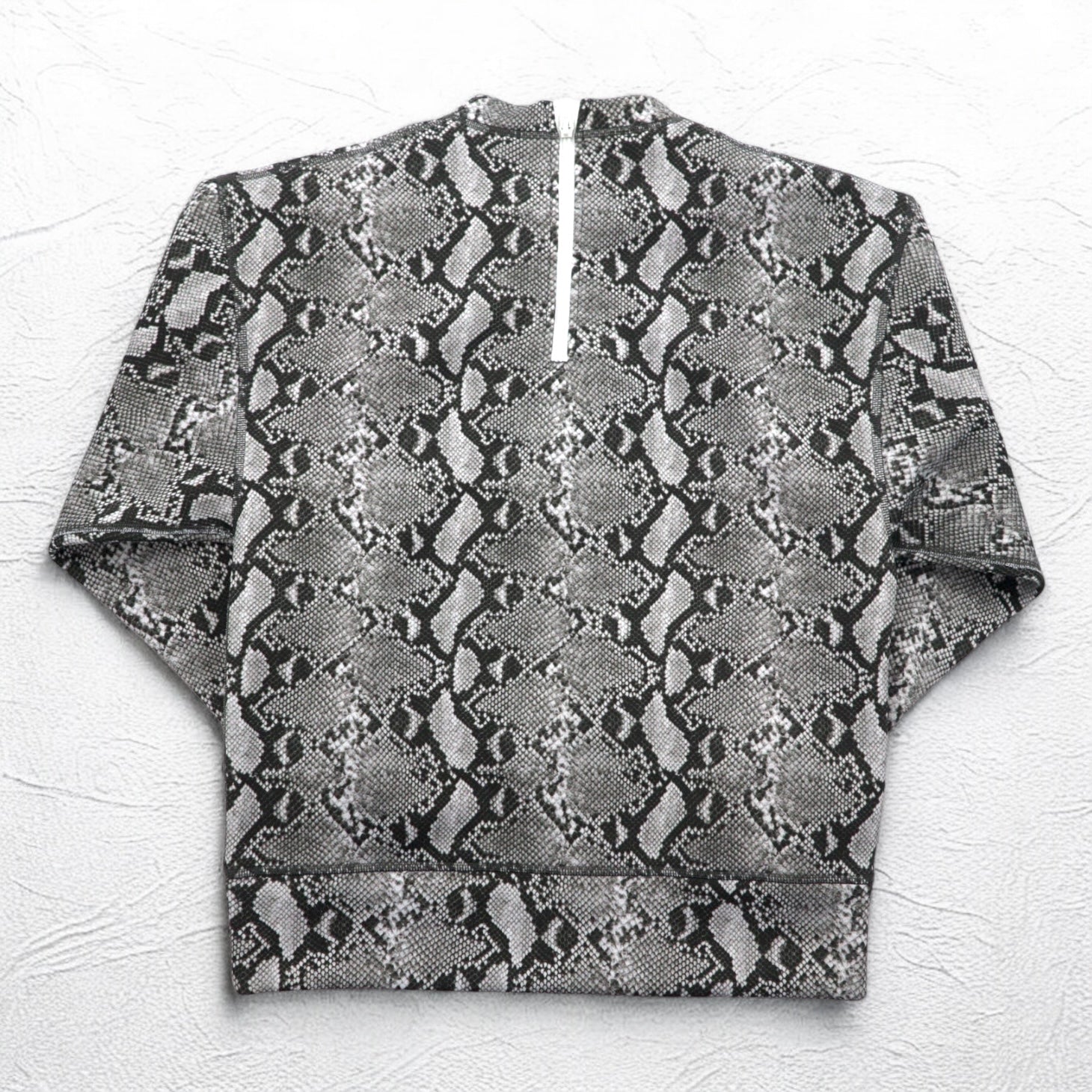 adidas Originals by HYKE スウェット CREW SWEATSHIRT Python S グレー パイソン 総柄 アニマル