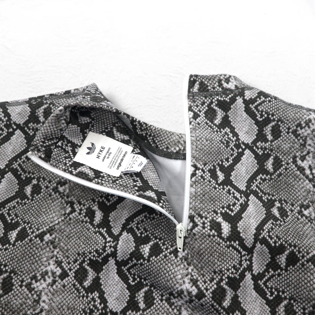 adidas Originals by HYKE スウェット CREW SWEATSHIRT Python S グレー パイソン 総柄 アニマル
