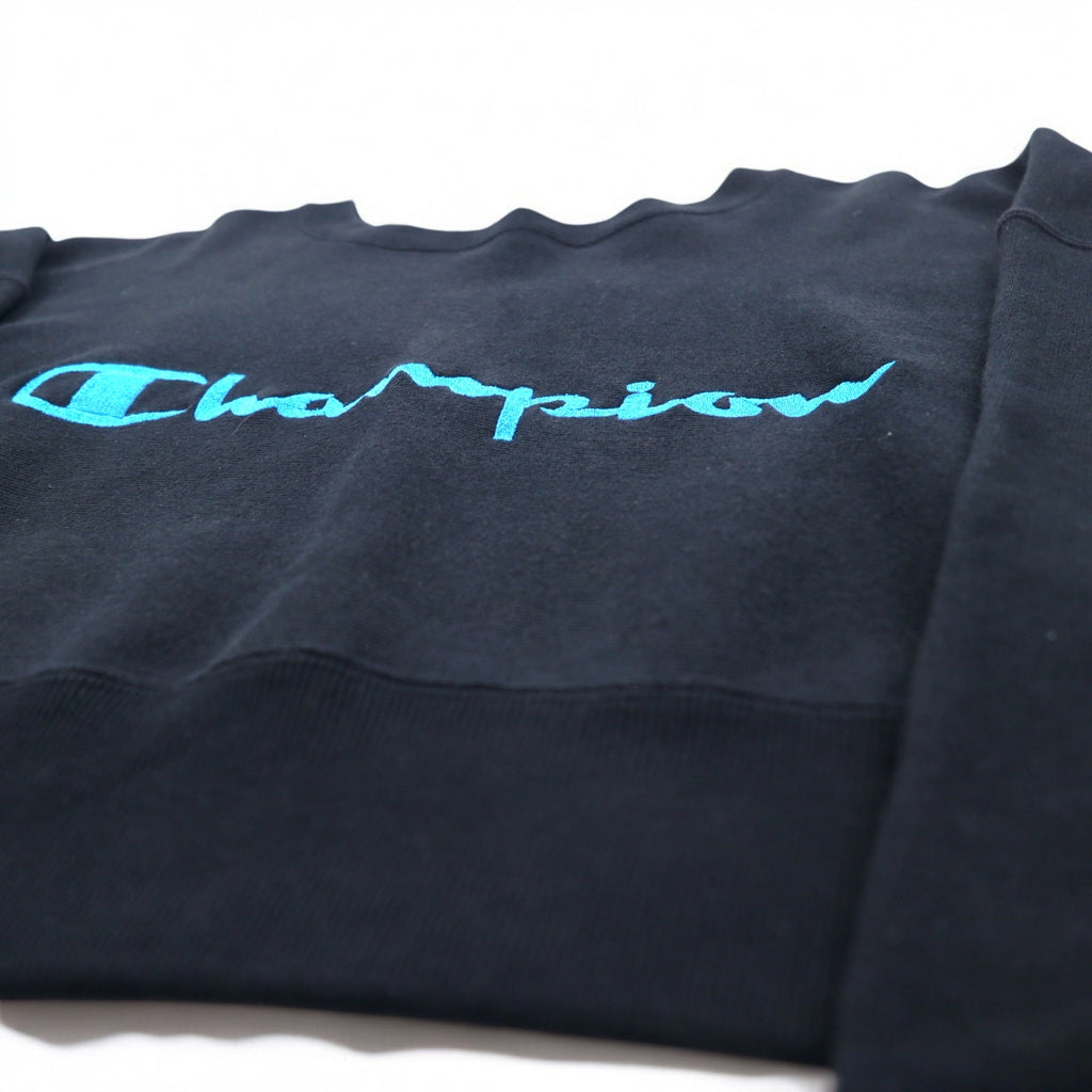 Champion Cropped Reverse Weave Sweatshirt M Black Script Logo Embroidery Compact Volume Top CWSL009