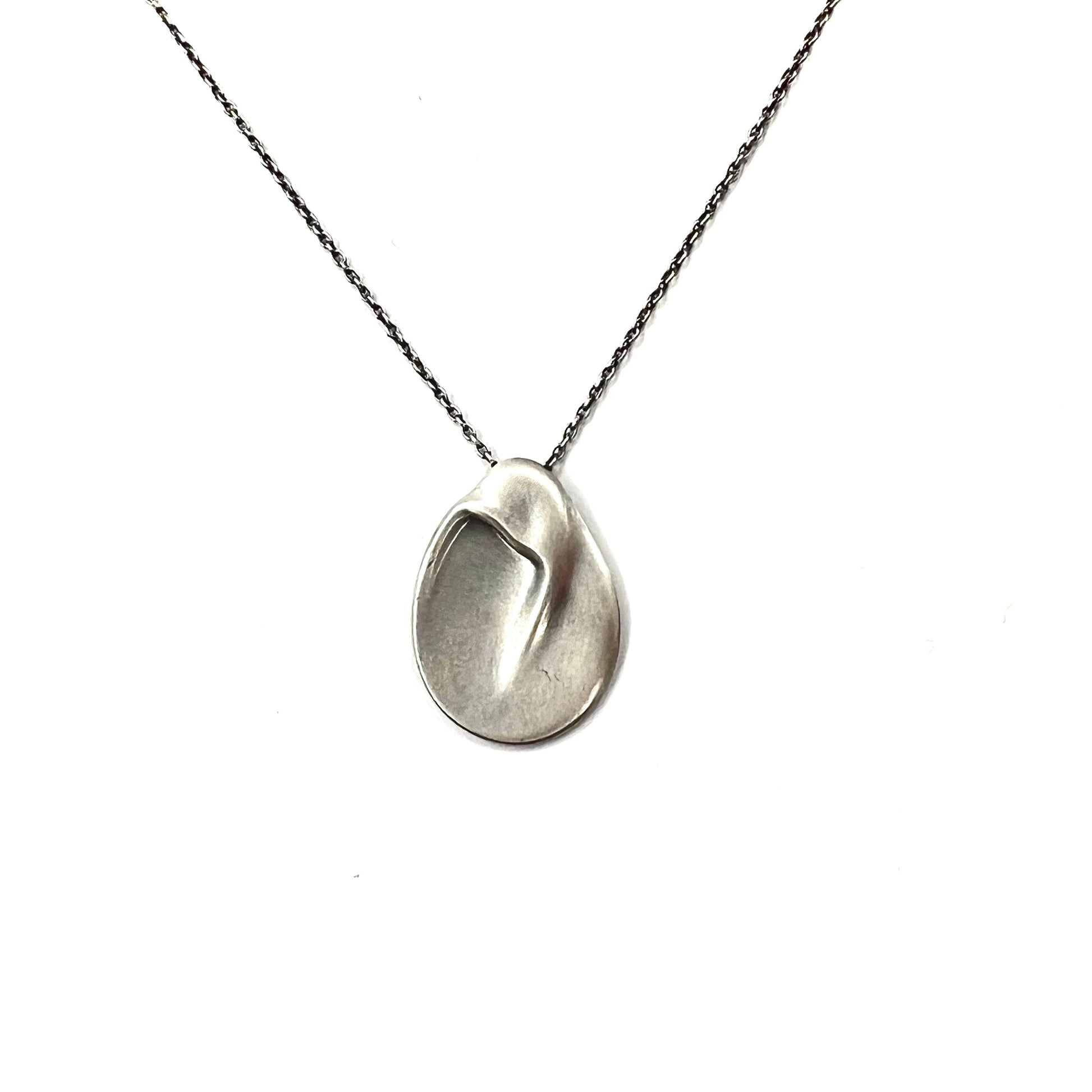 TIFFANY & CO. Madonna Necklace elsa peretti Pendant SILVER TIFFANY & CO. Madonna Necklace elsa peretti Pendant SILVER