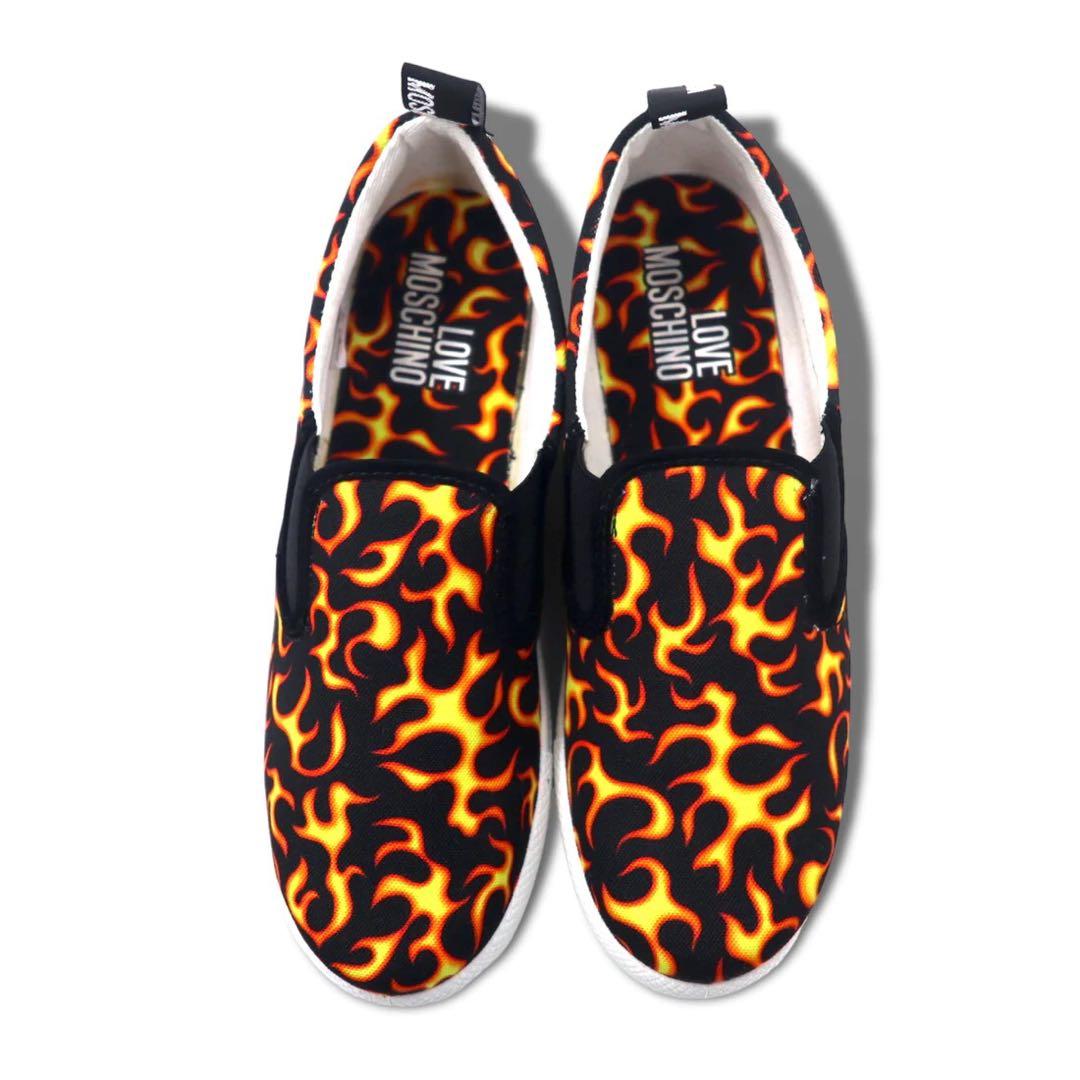 LOVE MOSCHINO イタリア製 ファイヤーパターン スリッポン スニーカー 23.5cm ブラック キャンバス 未使用品