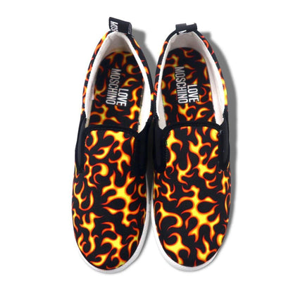 LOVE MOSCHINO イタリア製 ファイヤーパターン スリッポン スニーカー 23.5cm ブラック キャンバス 未使用品